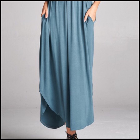 Off-the-Shoulder Comfort - Picture 6 of 8